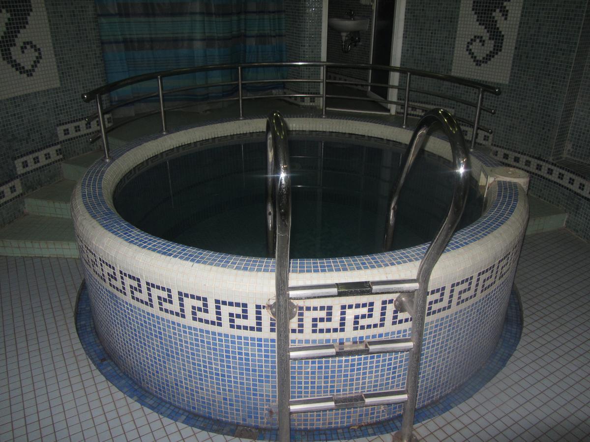 Park Hotel Kiev Esterno foto